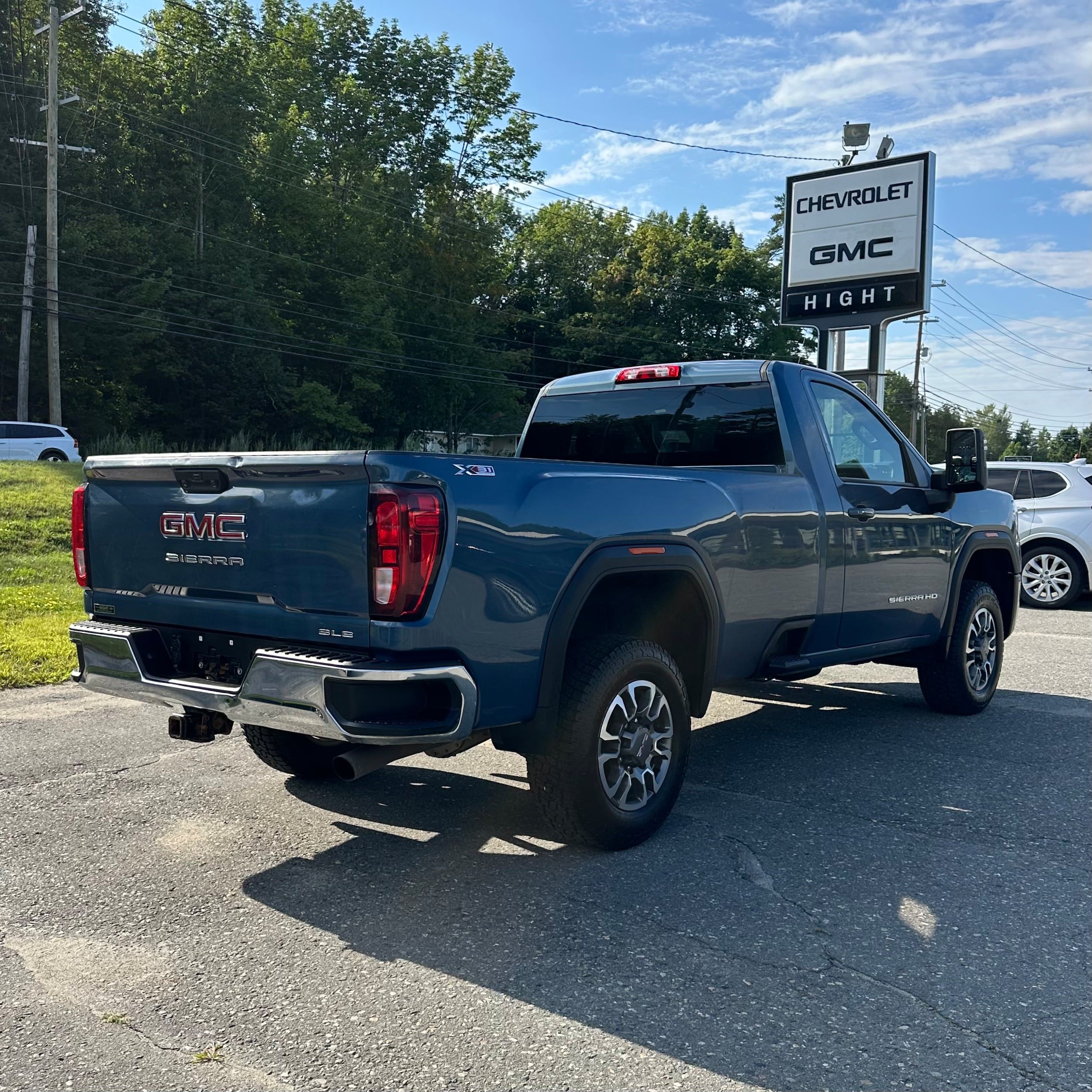 Used 2024 GMC Sierra 2500 SLE w/ SLE Convenience Package AWD/4WD image 3
