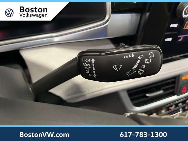 Used 2025 Volkswagen Taos SE w/ Panoramic Sunroof Package image 13