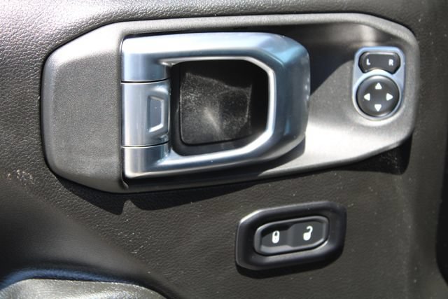 Used 2025 Jeep Gladiator Sport AWD/4WD image 15