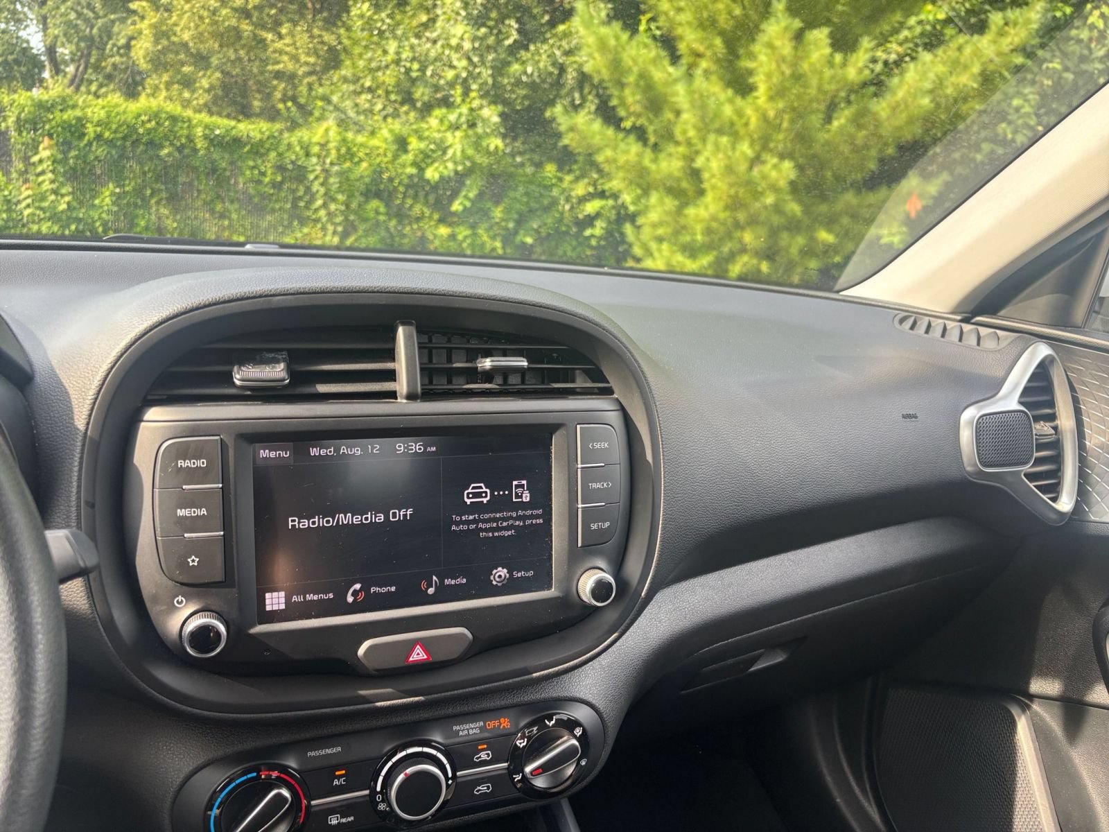 Used 2025 Kia Soul LX w/ LX Technology Package FWD image 32