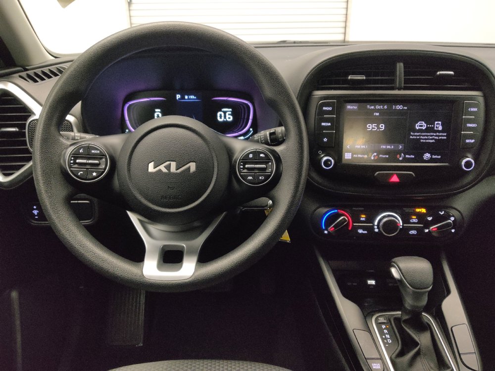 Used 2023 Kia Soul LX w/ LX Technology Package FWD image 22