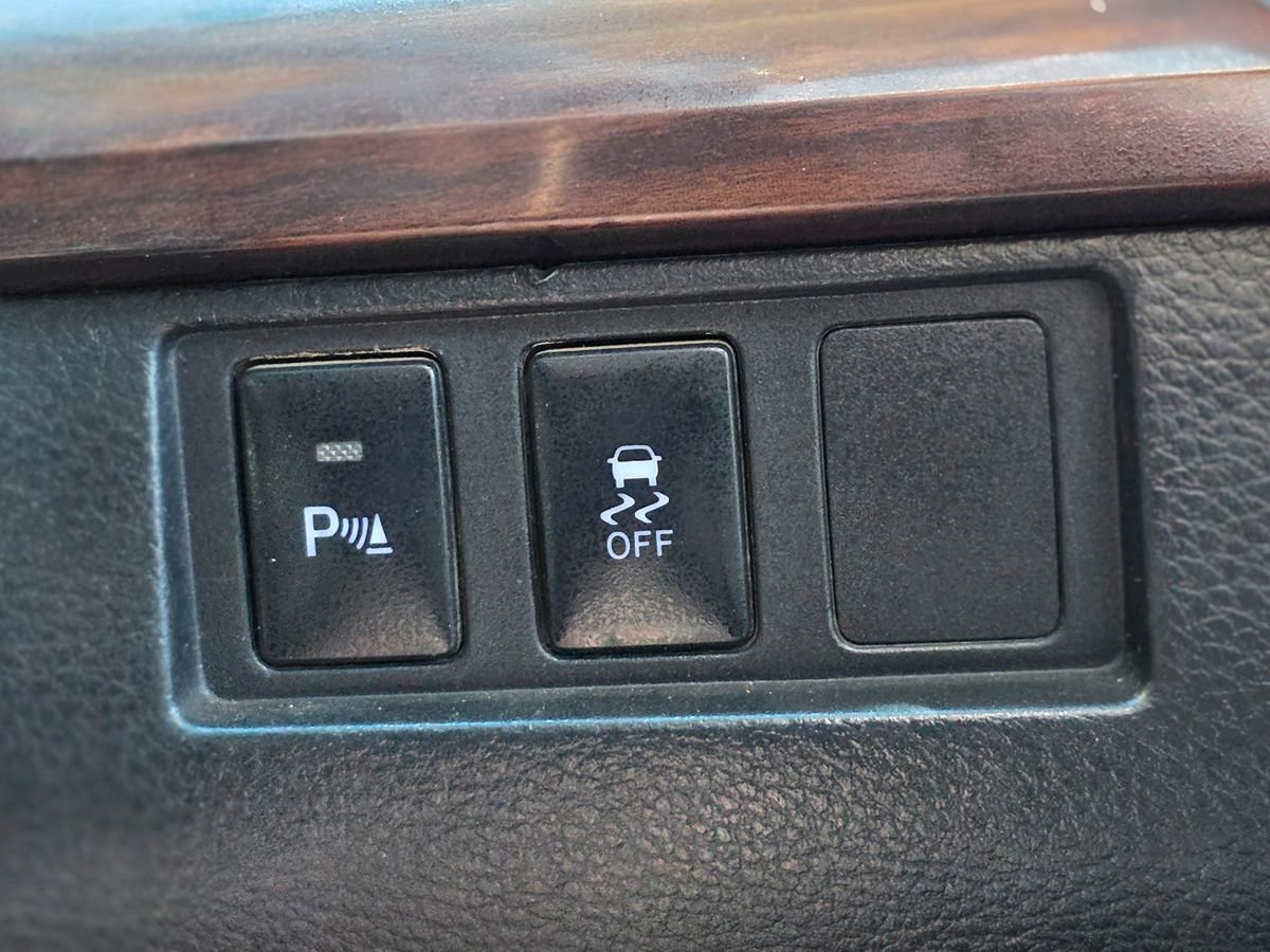 Used 2016 Toyota Tundra Limited AWD/4WD image 39