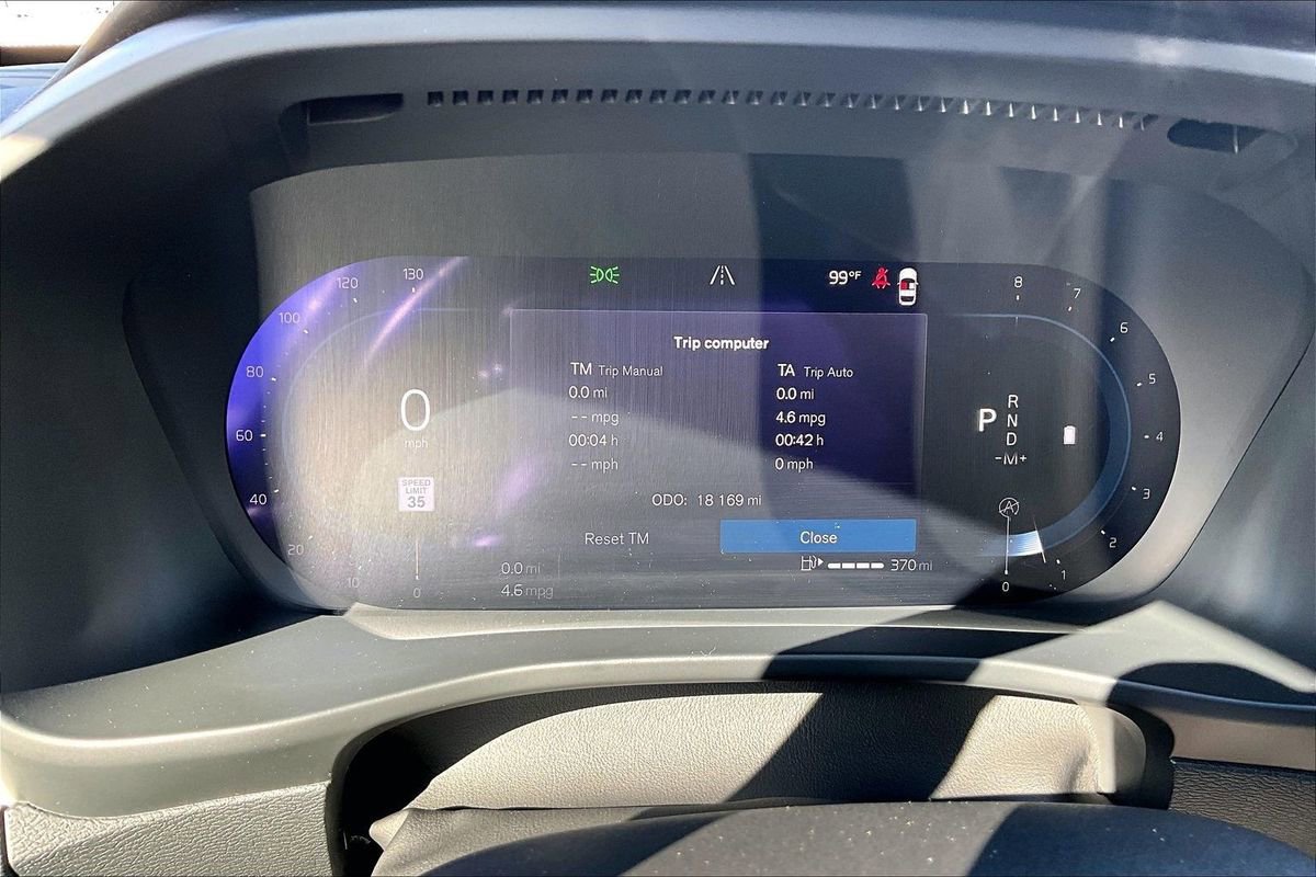 Used 2023 Volvo XC40 B5 Plus w/ Driver Assist Package image 13