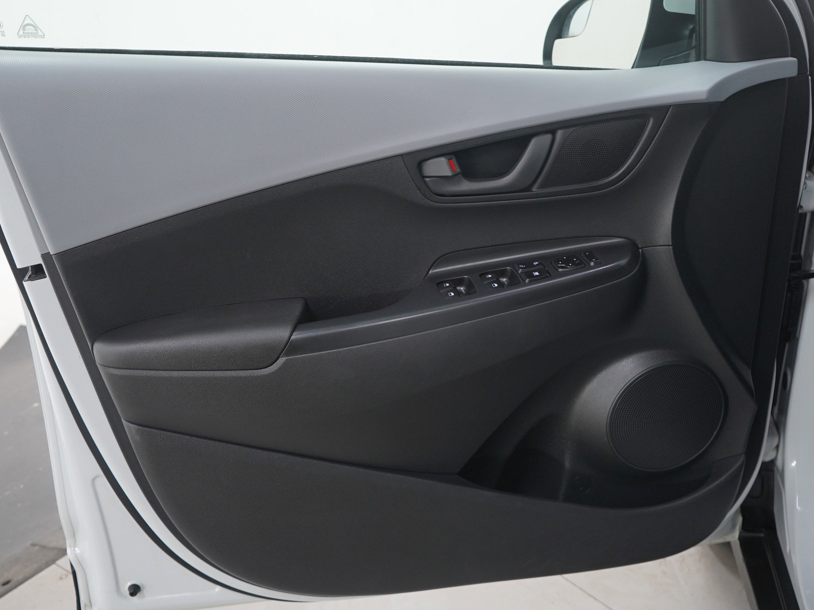 Used 2018 Hyundai Kona SE image 19