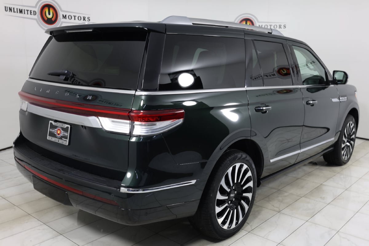 Used 2024 Lincoln Navigator Black Label AWD/4WD image 3