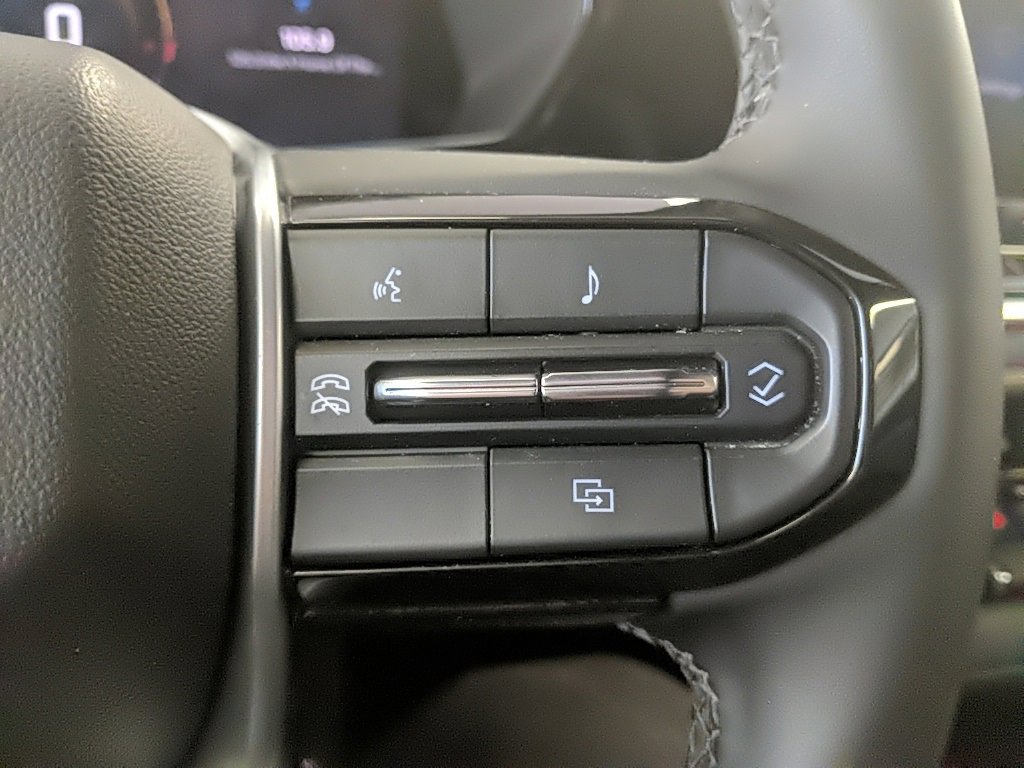 Used 2024 Chevrolet Colorado ZR2 w/ Safety Package image 17