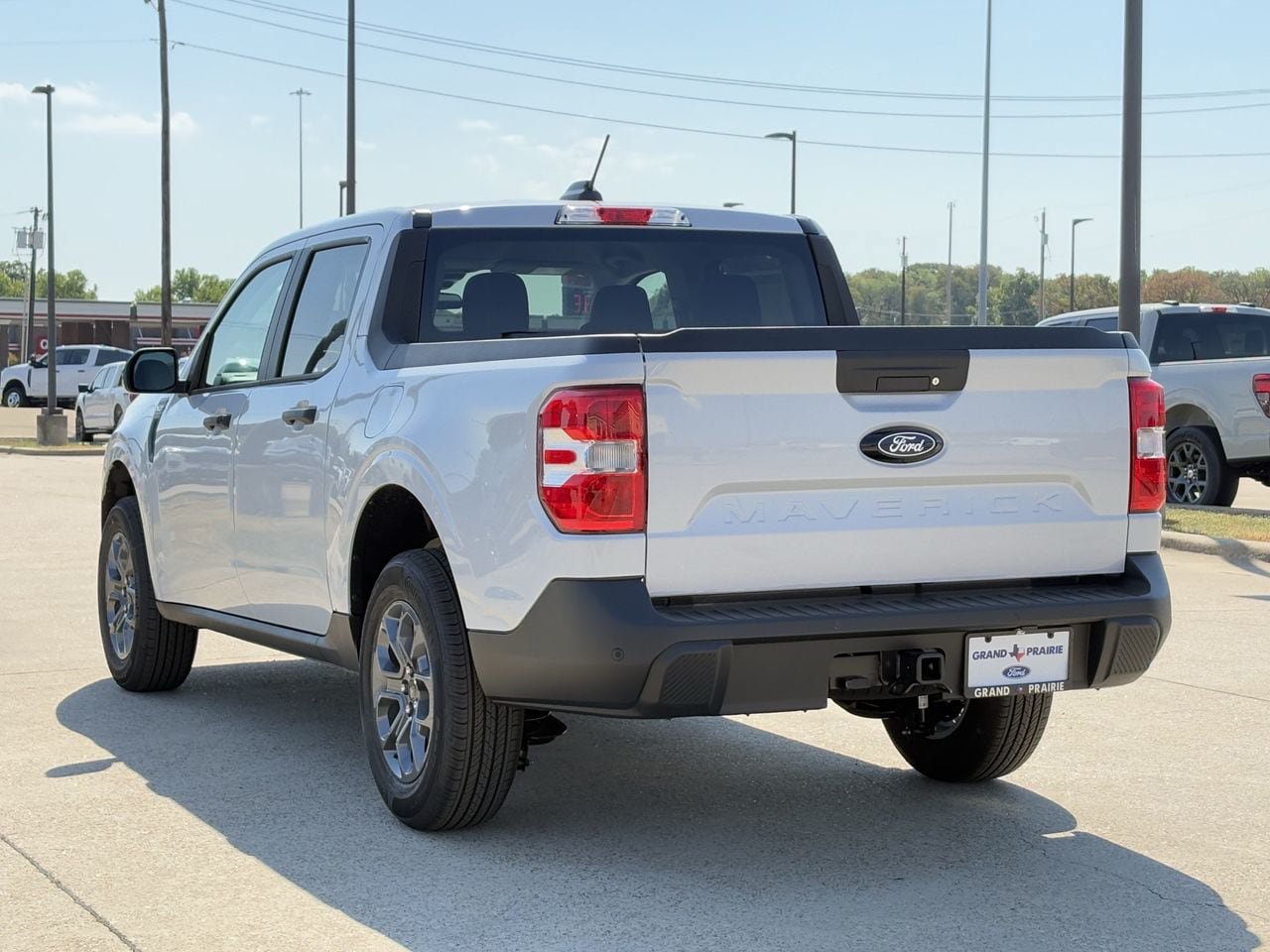 New 2026 Ford Maverick XLT w/ XLT Luxury Package FWD image 5