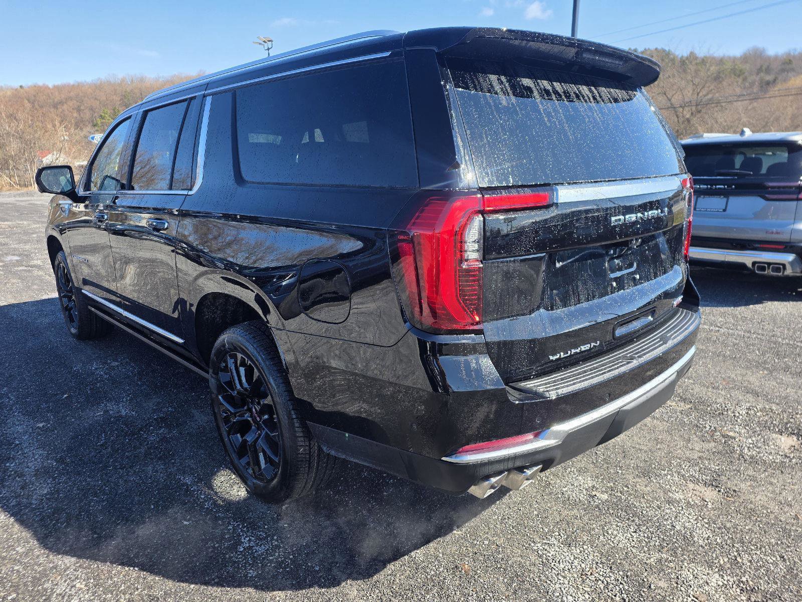 New 2026 GMC Yukon XL Denali w/ Denali Reserve Package image 11