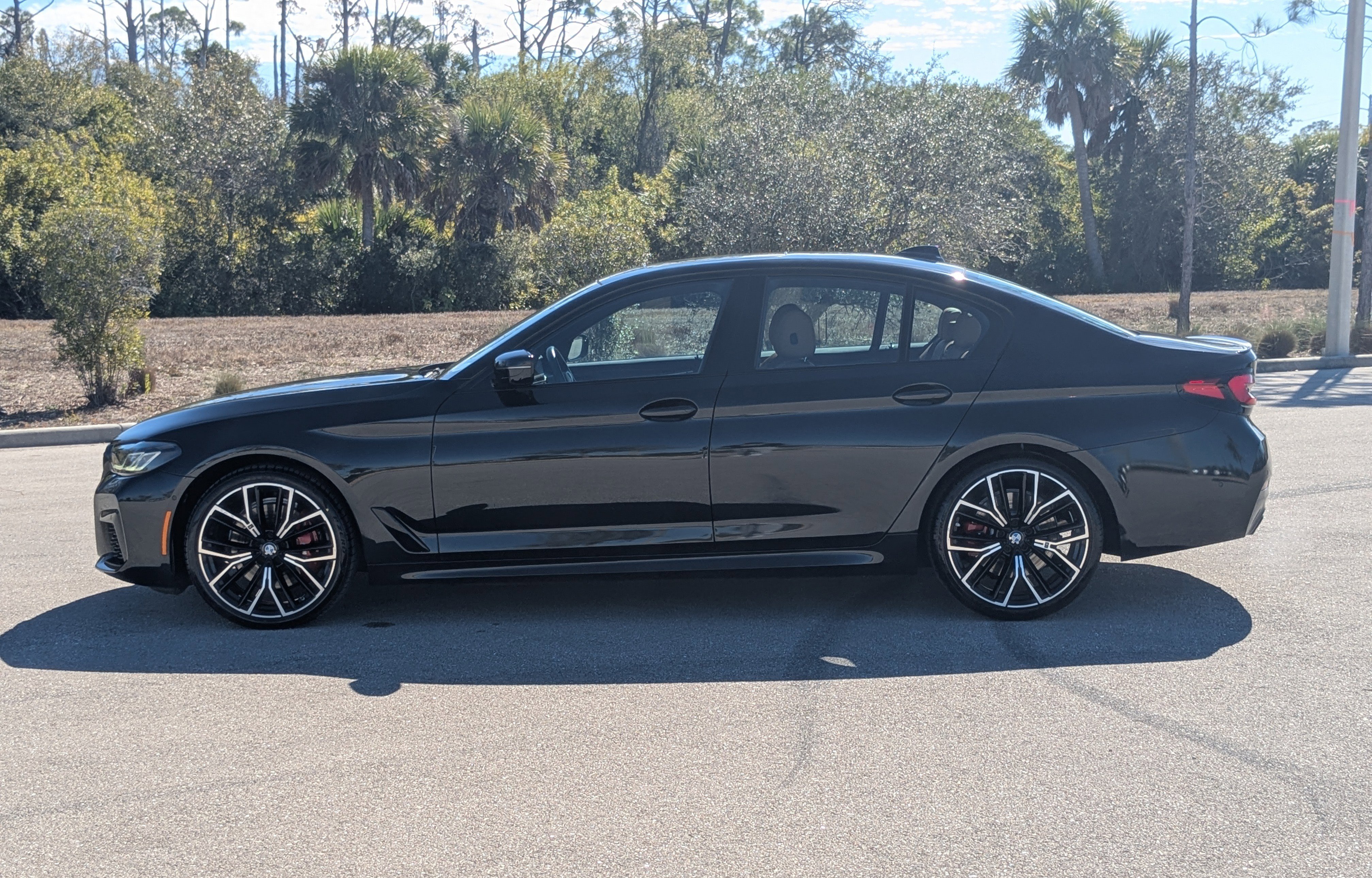 Used 2023 BMW 530i w/ M Sport Package image 8