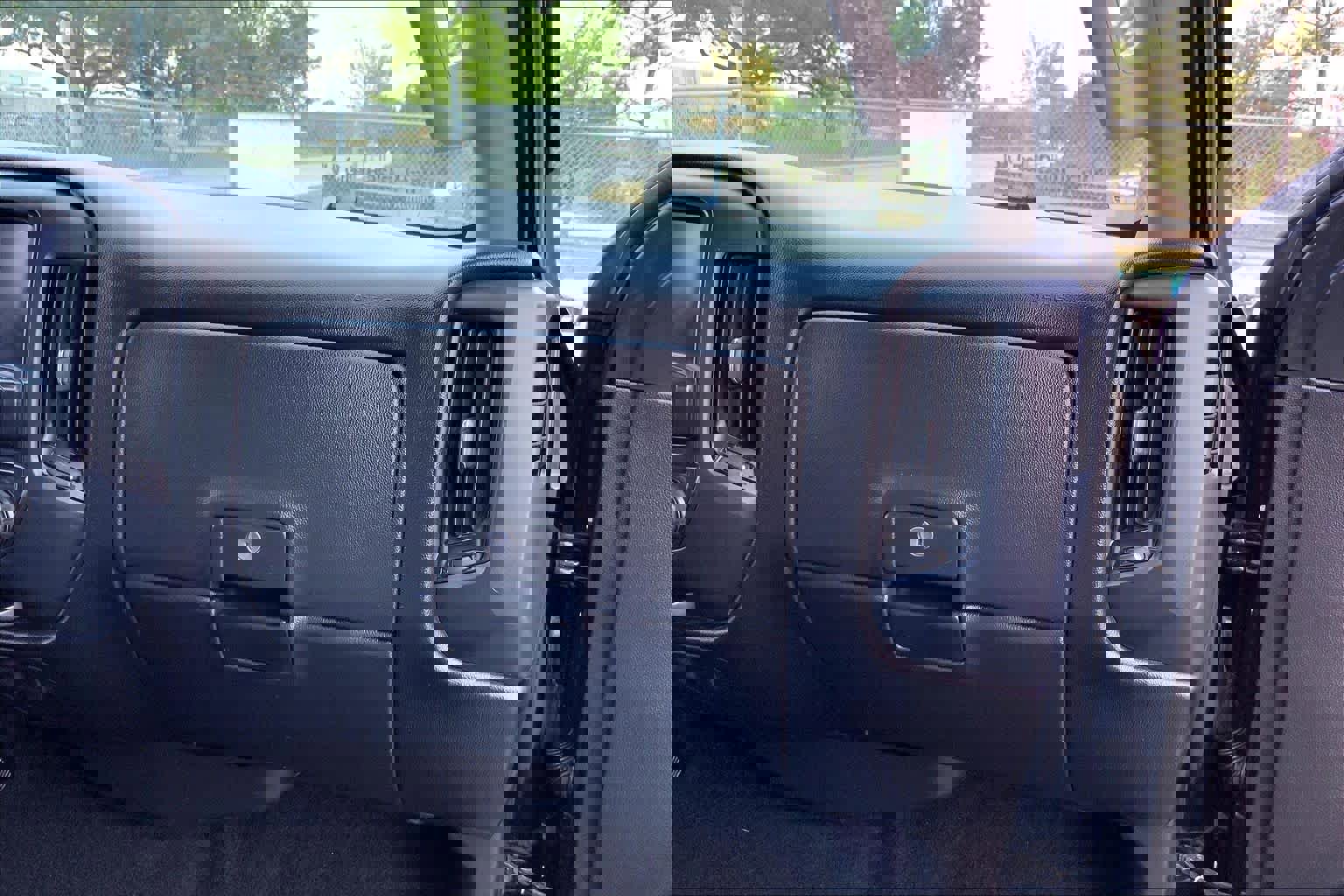 Used 2015 Chevrolet Silverado 1500 W/T image 17