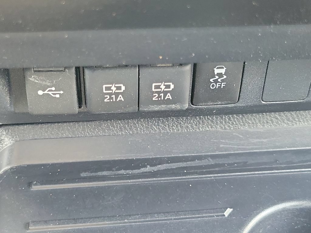Used 2021 Toyota Tundra SR5 w/ SR5 Upgrade Package AWD/4WD image 35