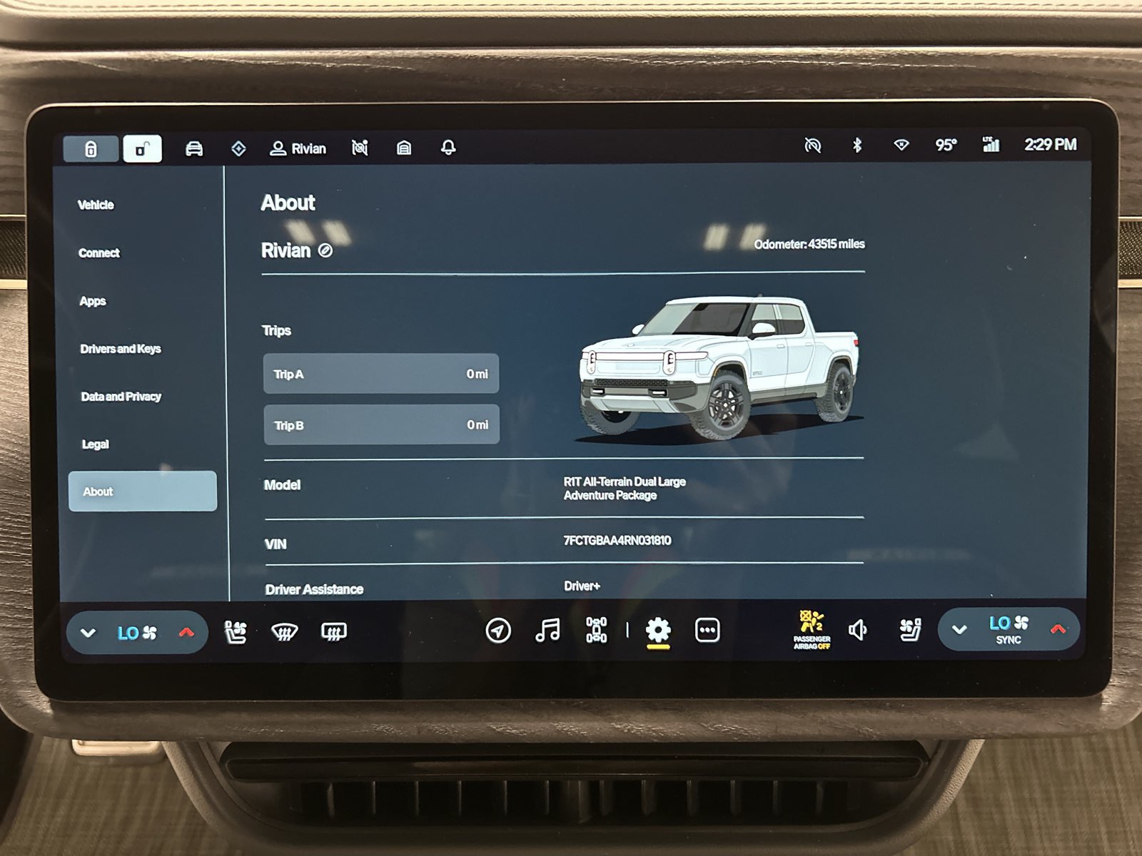 Used 2024 Rivian R1T Adventure Dual AWD/4WD image 27
