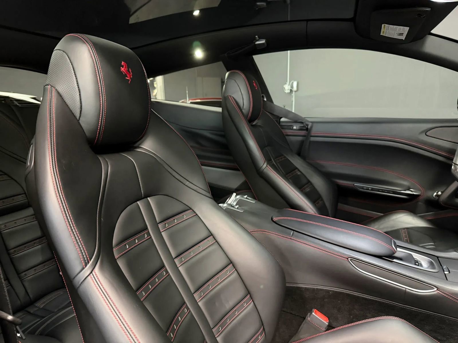 Used 2018 Ferrari GTC4Lusso AWD/4WD image 29