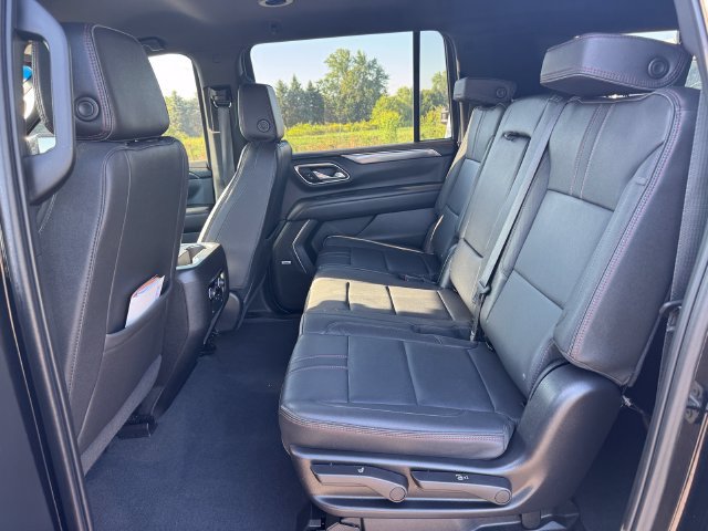 Used 2024 Chevrolet Suburban RST AWD/4WD image 21