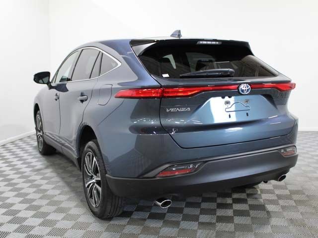 Used 2024 Toyota Venza LE AWD/4WD image 4