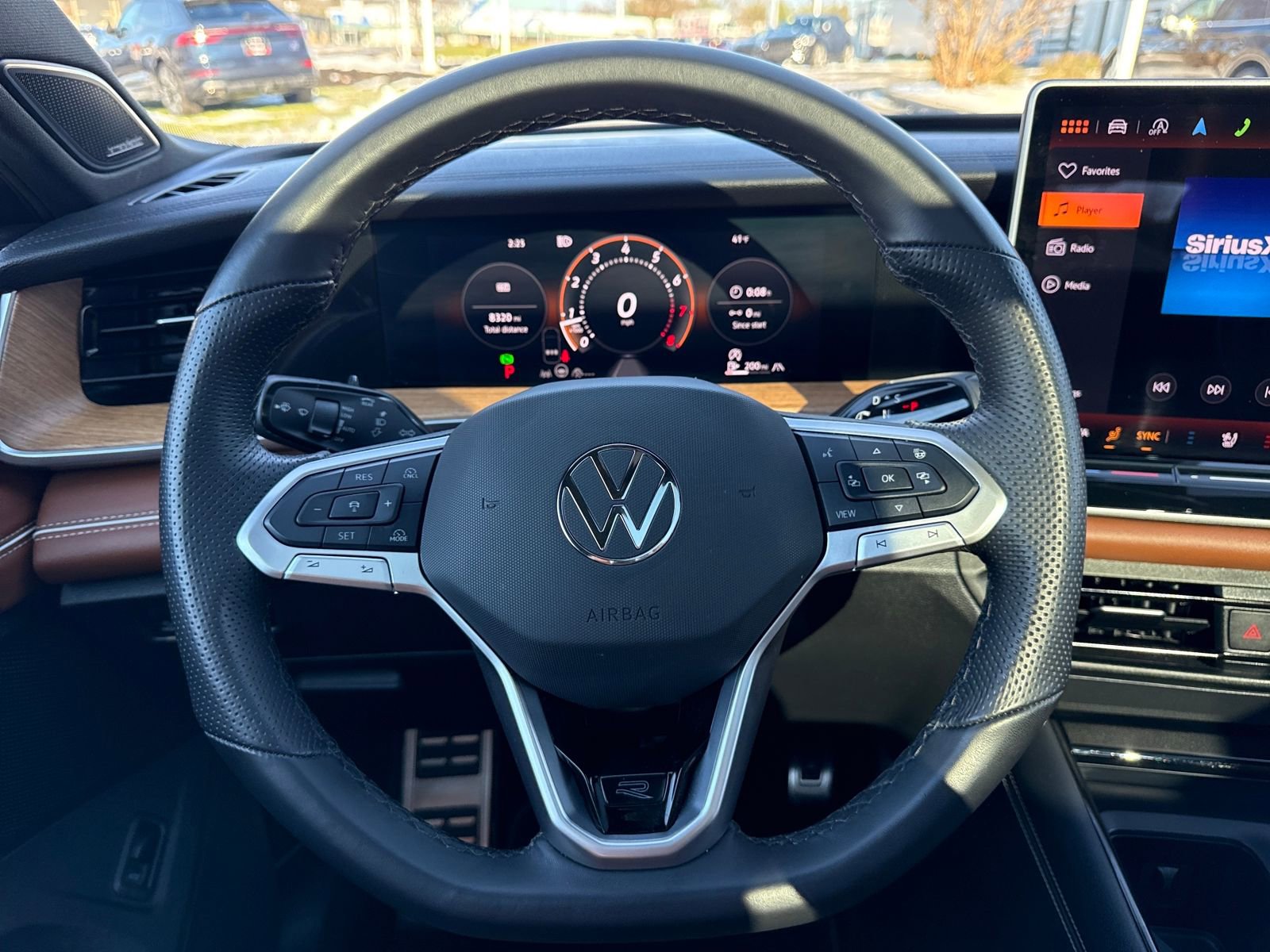 Certified 2025 Volkswagen Tiguan SEL R-Line image 15