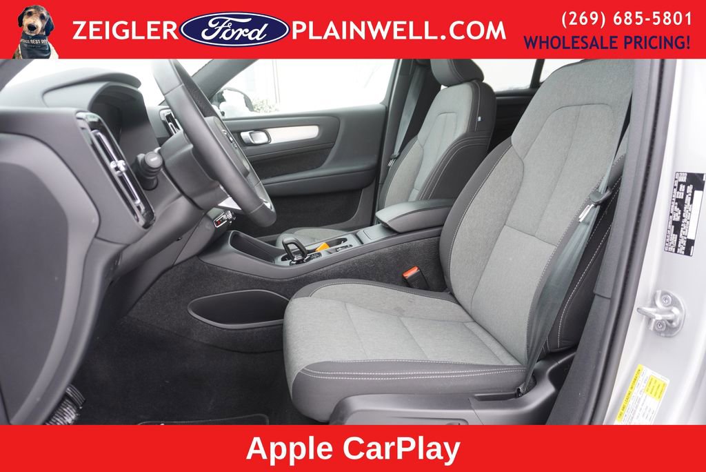 Used 2024 Volvo XC40 B5 Core image 18