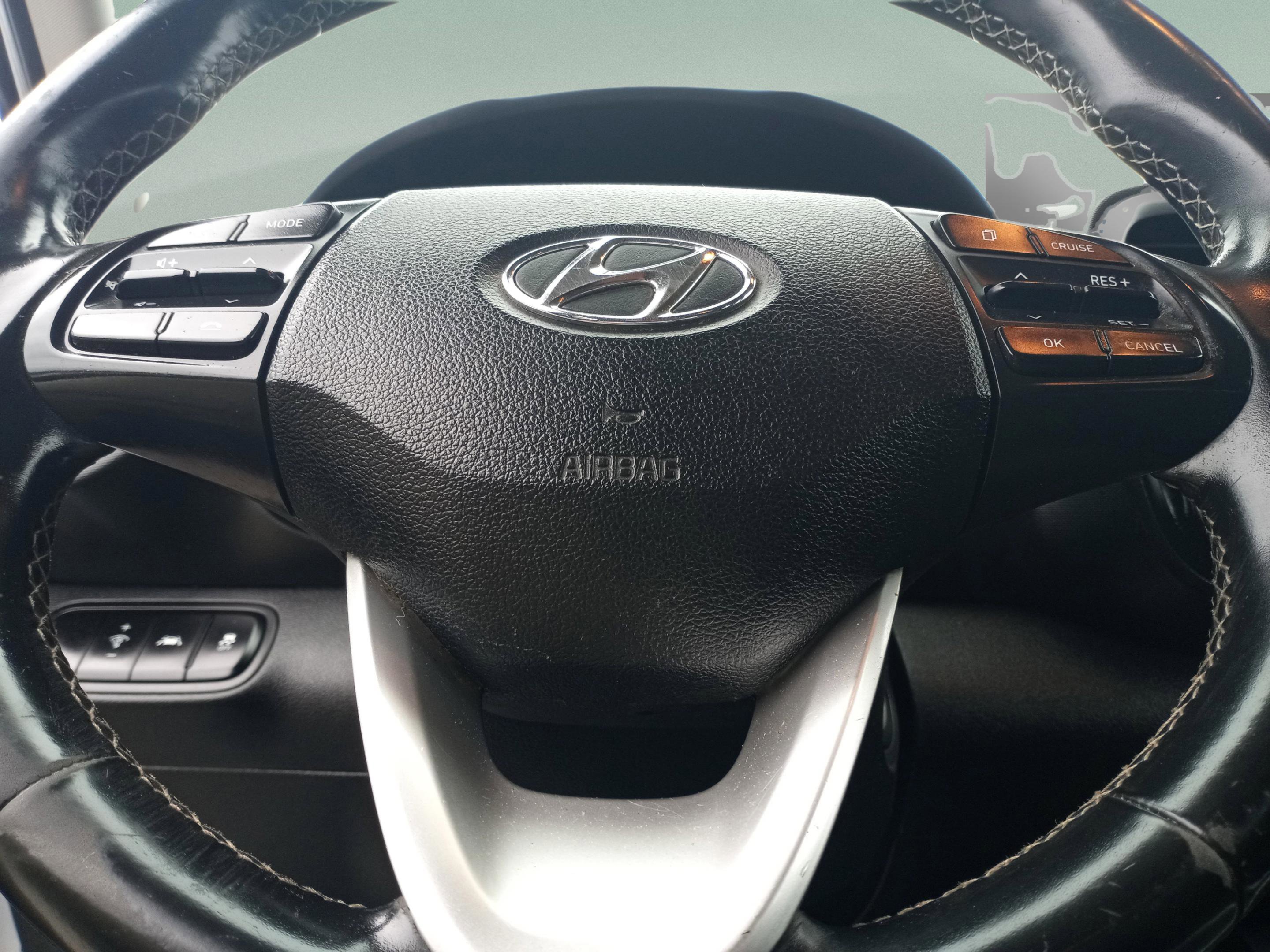 Used 2022 Hyundai Venue SEL w/ Cargo Package image 12