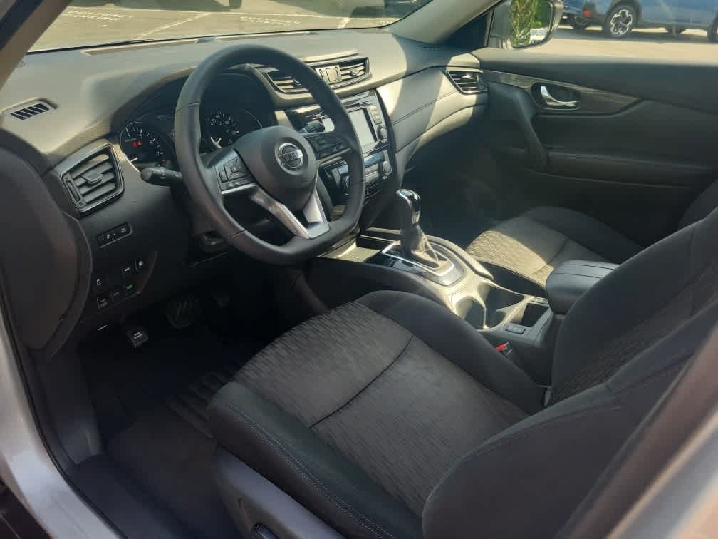 Used 2018 Nissan Rogue SV AWD/4WD image 21