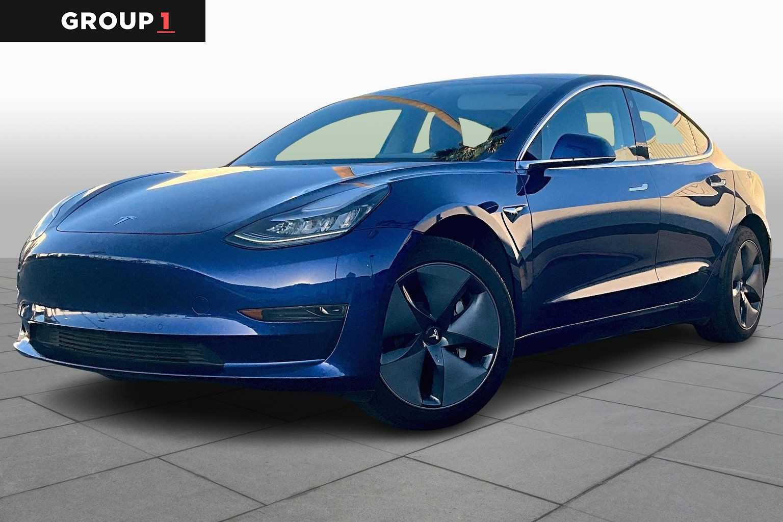 Used 2020 Tesla Model 3 Standard Range image 1