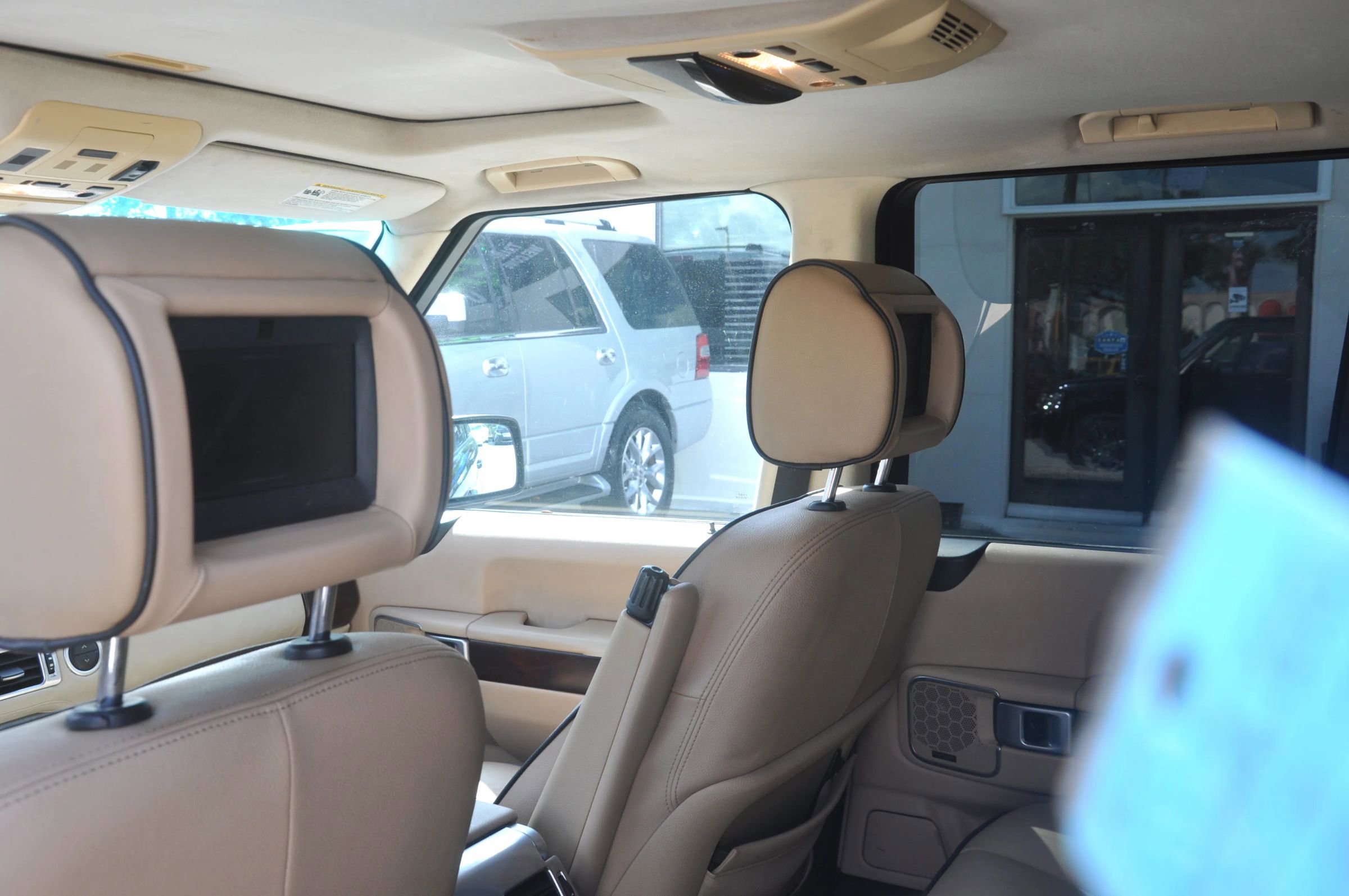 Used 2008 Land Rover Range Rover HSE image 16