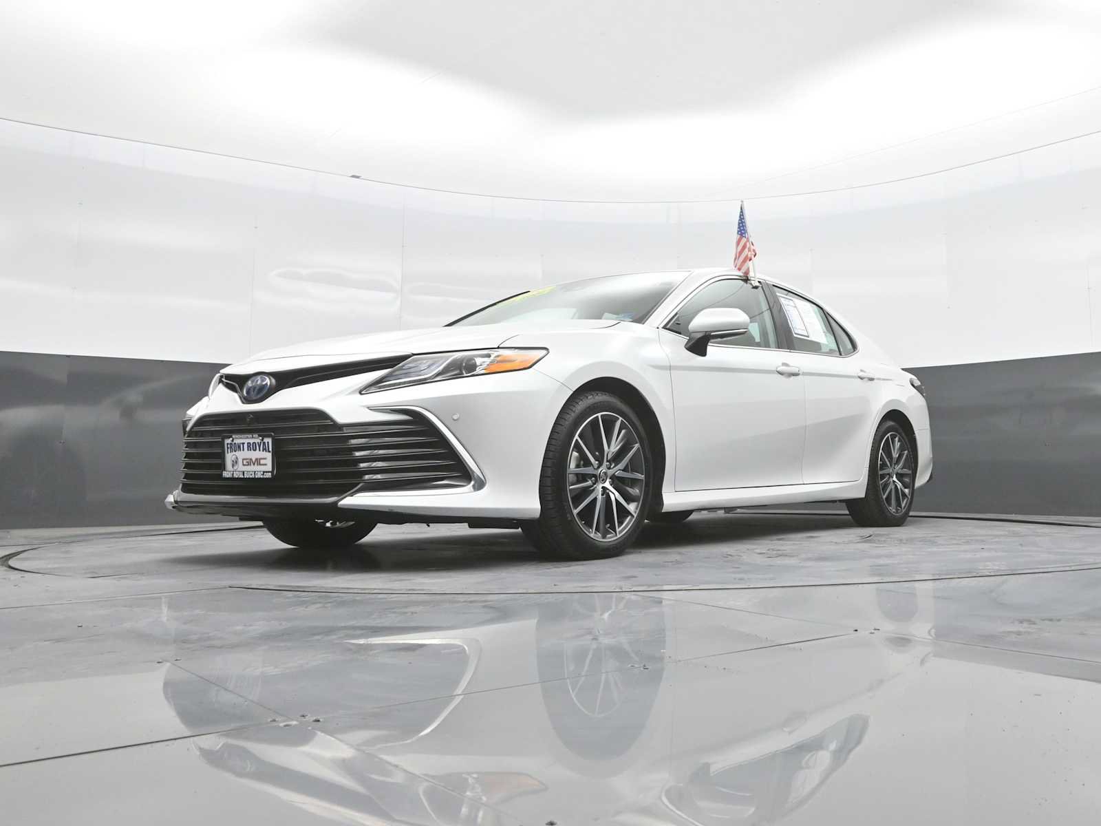 Used 2024 Toyota Camry XLE w/ Navigation Package FWD image 37