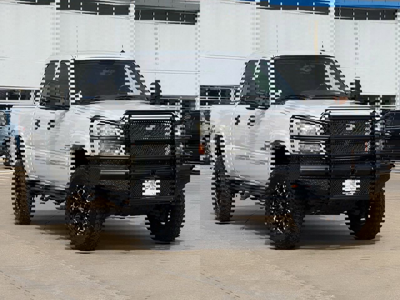 Used 2004 Chevrolet Silverado 2500 LS w/ Heavy-Duty Power Package image 2