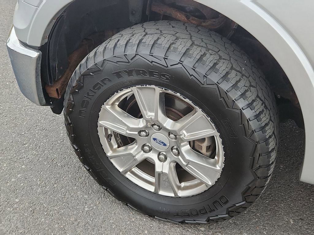 Used 2015 Ford F150 Lariat w/ Equipment Group 501A Mid image 19