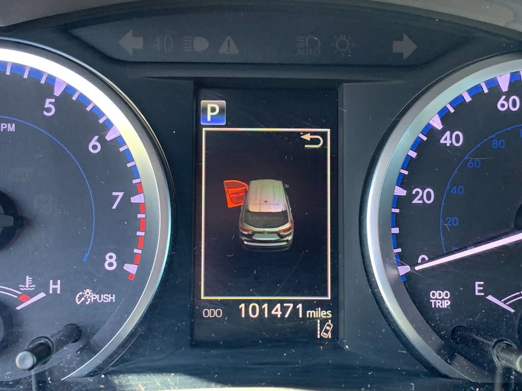 Used 2017 Toyota Highlander LE AWD/4WD image 33