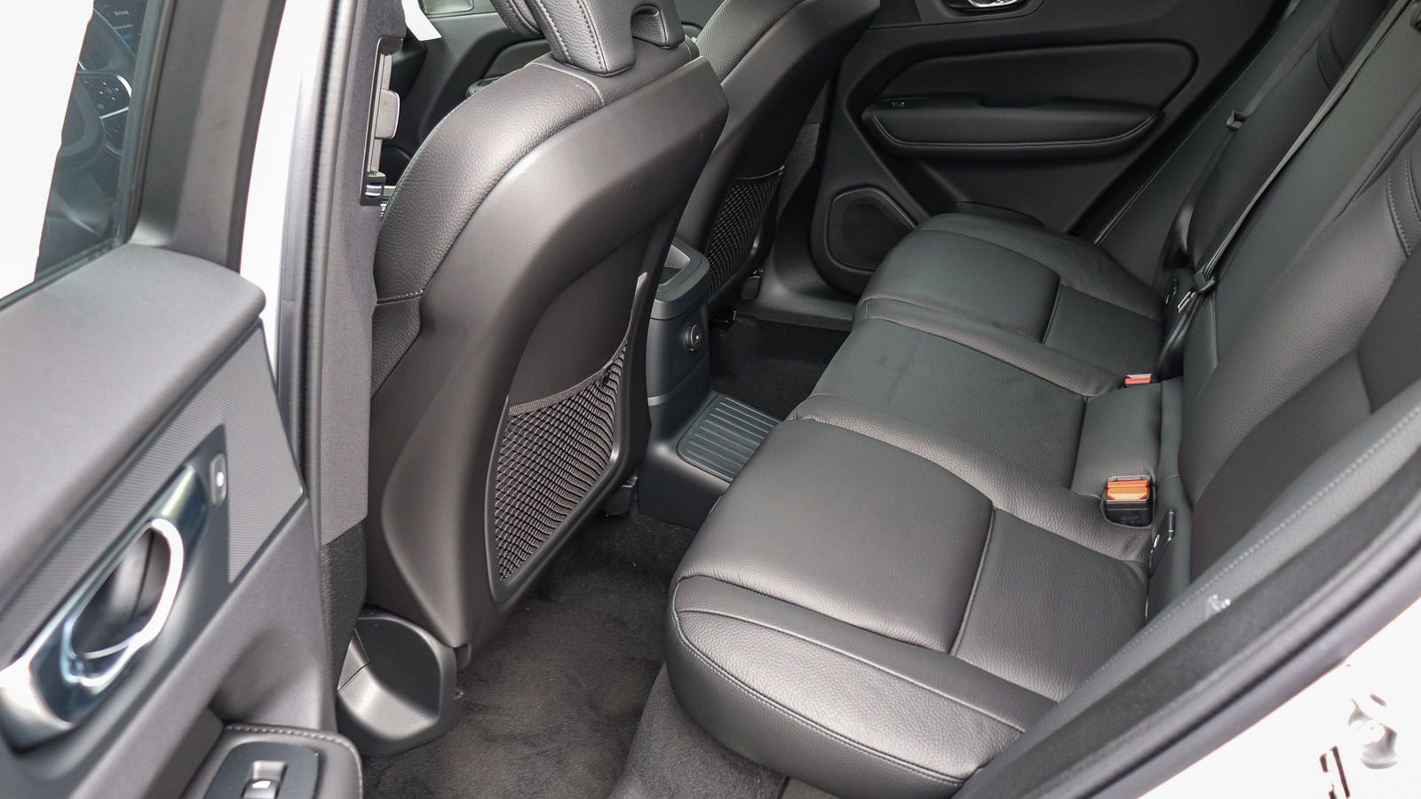 Used 2025 Volvo XC60 T8 Plus w/ Climate Package PRO AWD/4WD image 19