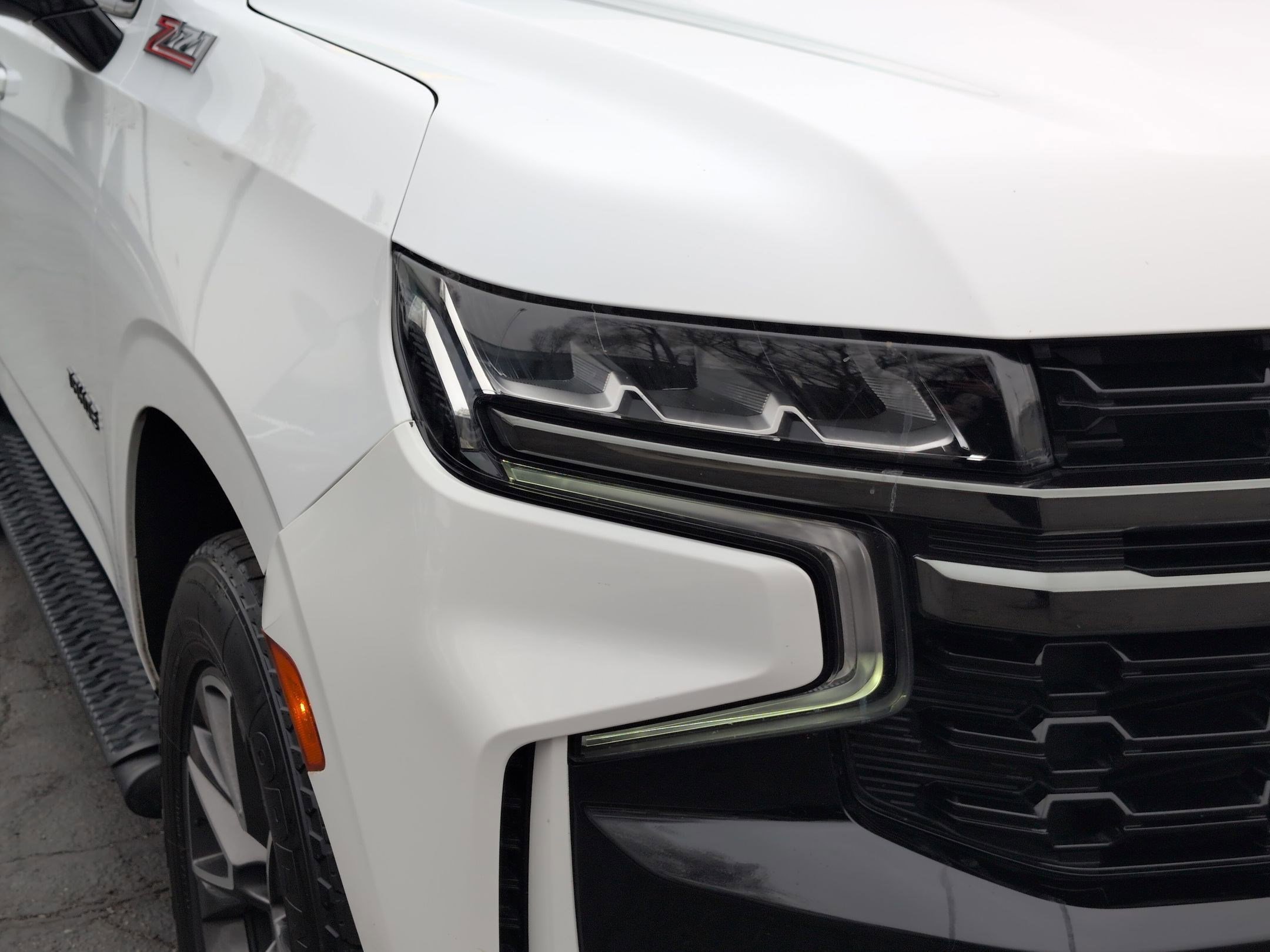 Used 2022 Chevrolet Tahoe Z71 w/ Luxury Package AWD/4WD image 11