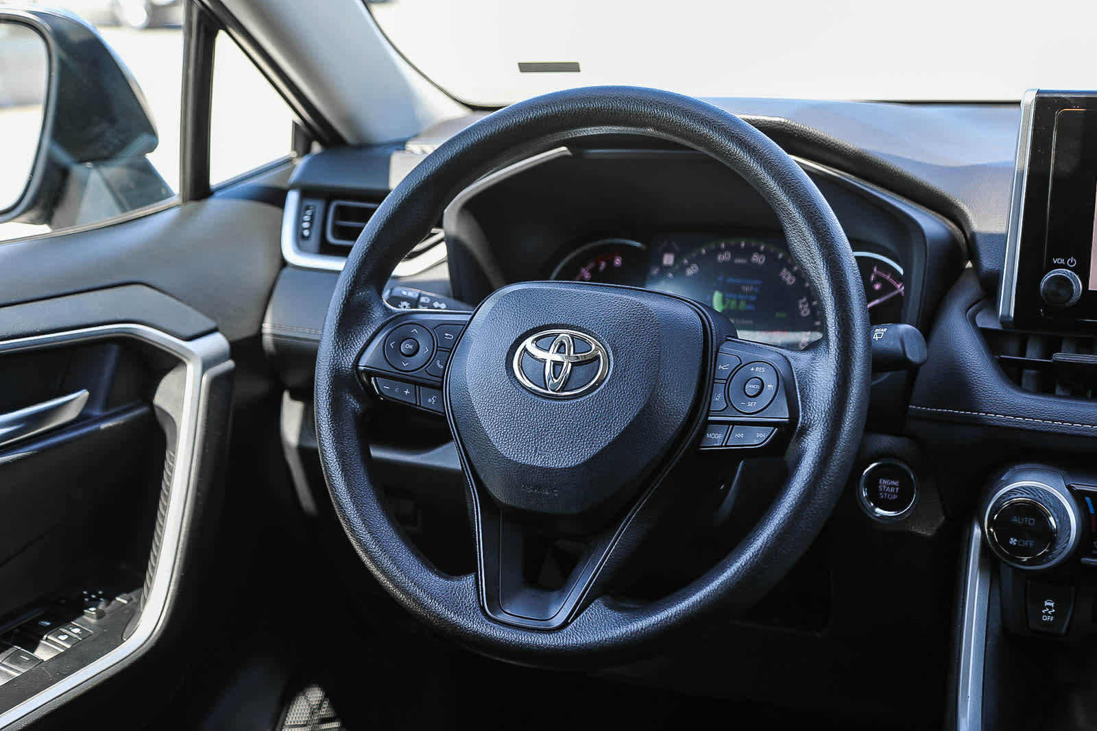 Certified 2024 Toyota RAV4 XLE AWD/4WD image 16