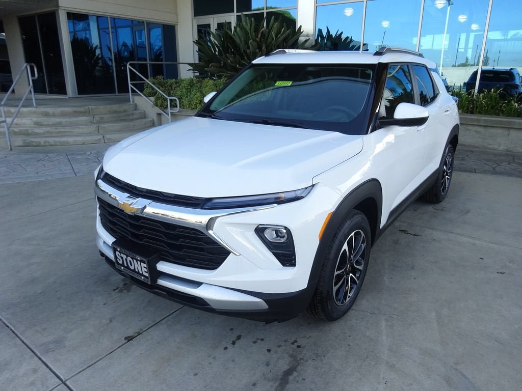 New 2026 Chevrolet TrailBlazer LT w/ Convenience Package FWD image 3