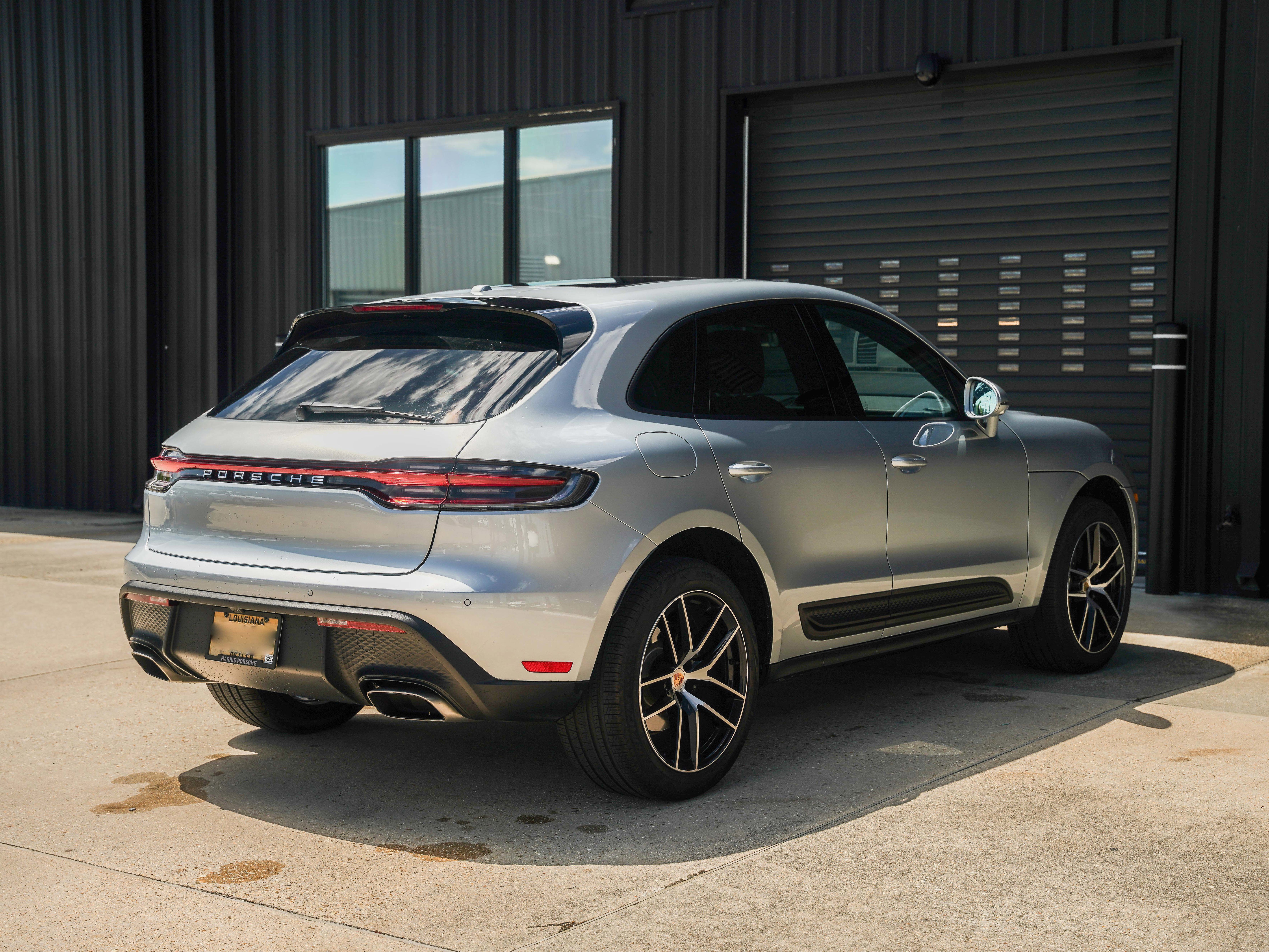 Certified 2025 Porsche Macan image 10