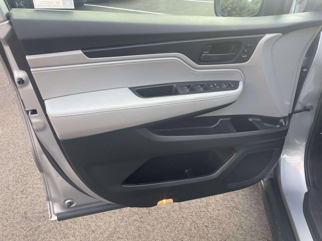 Certified 2023 Honda Odyssey EX-L image 16
