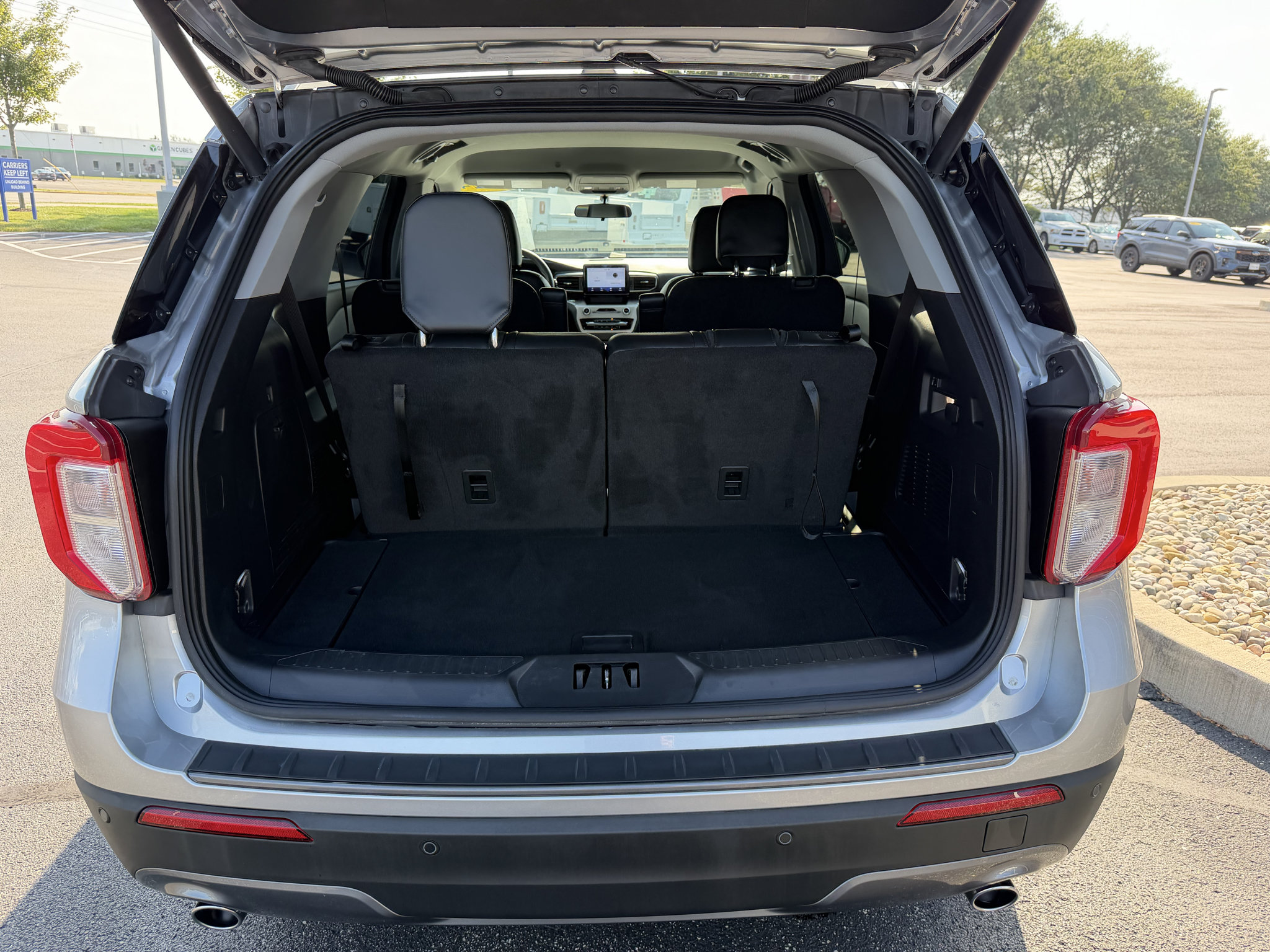 Used 2024 Ford Explorer XLT w/ Equipment Group 202A AWD/4WD image 23