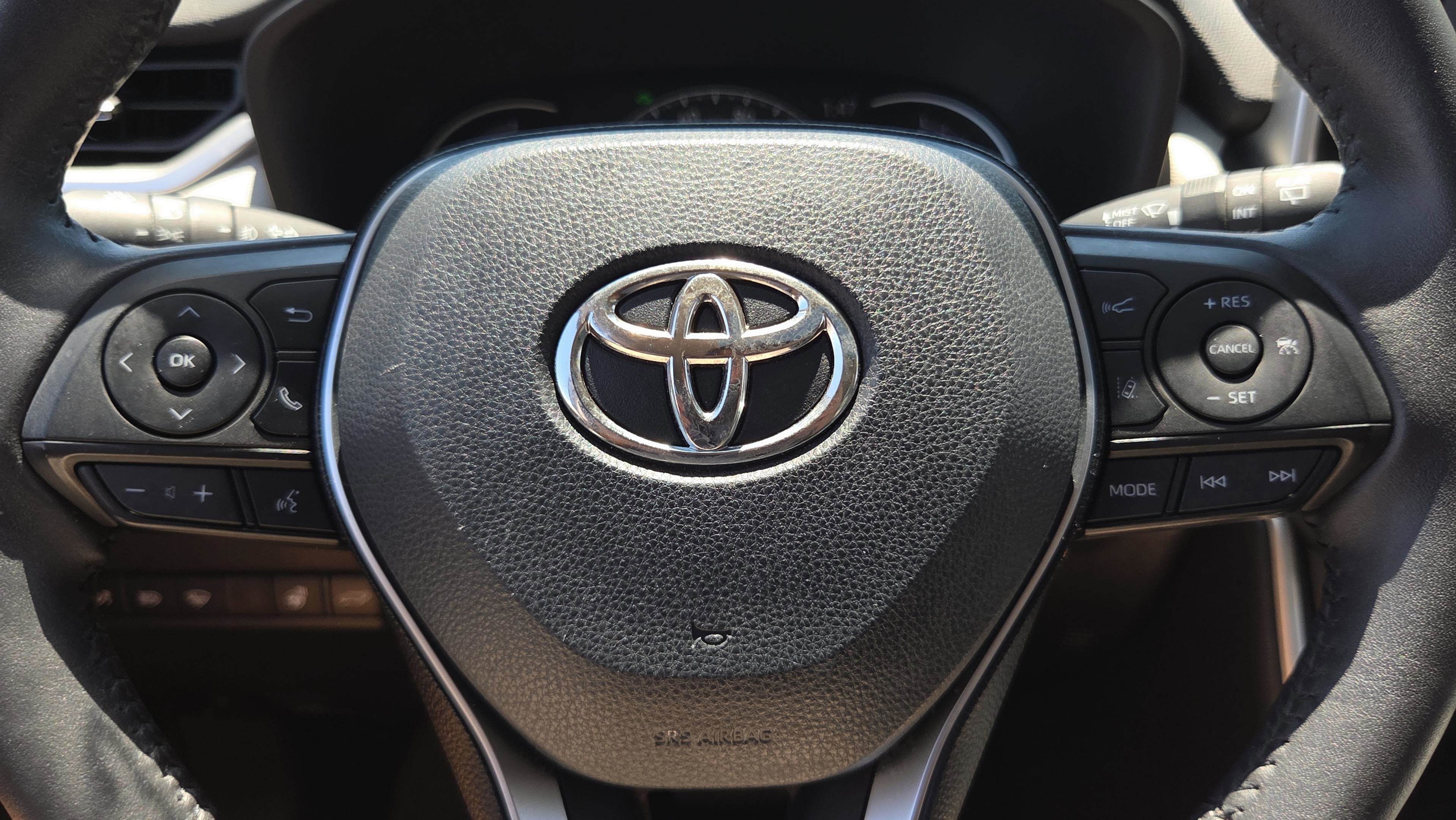Used 2019 Toyota RAV4 Limited w/ Limited Grade Weather Package AWD/4WD image 28