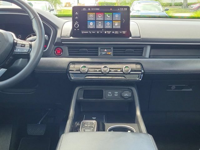 Certified 2025 Honda Pilot Touring image 5