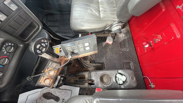 Used 2008 GMC TopKick C5500 2WD Regular Cab image 15