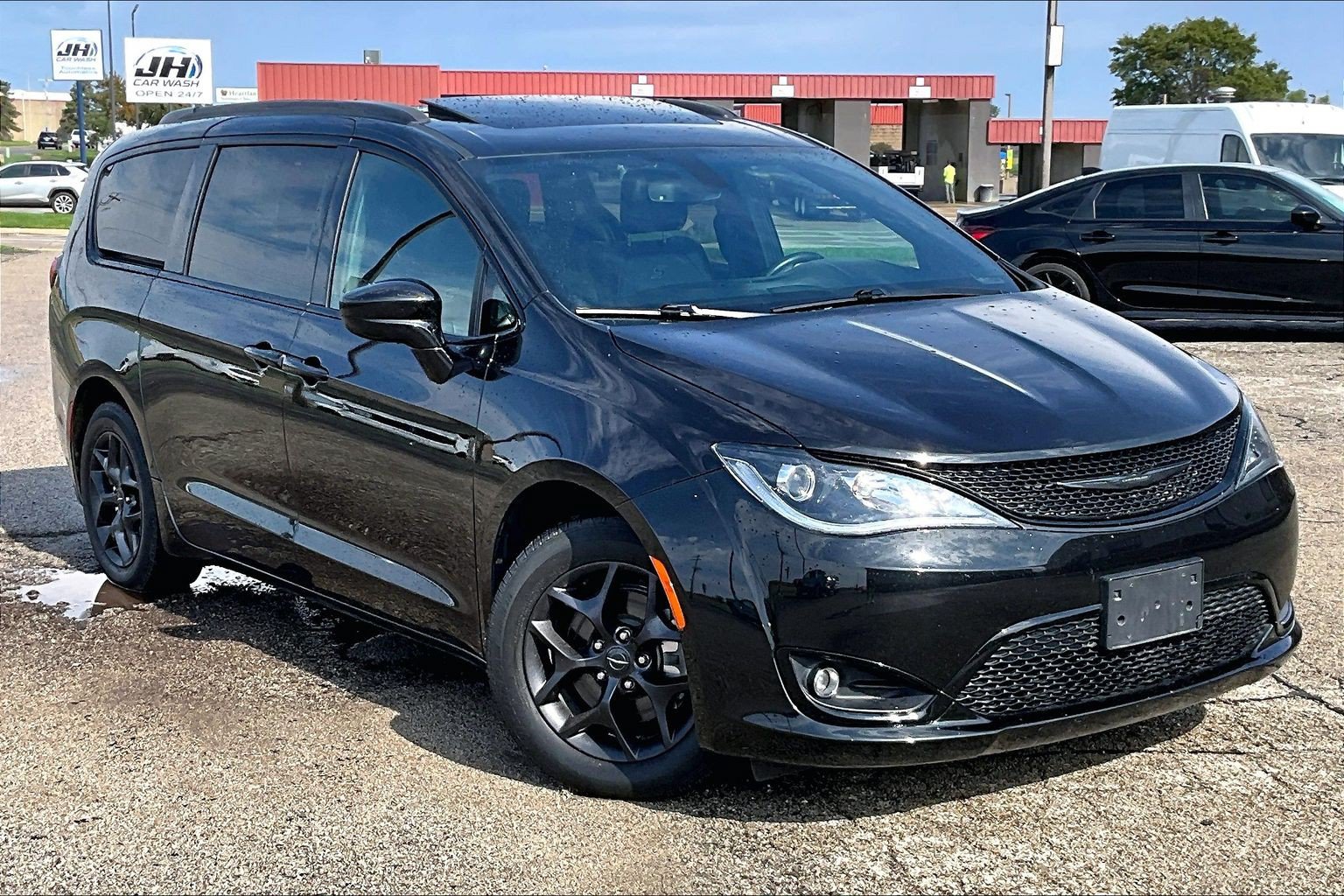 Used 2020 Chrysler Pacifica Touring-L Plus w/ S Appearance Package FWD image 38