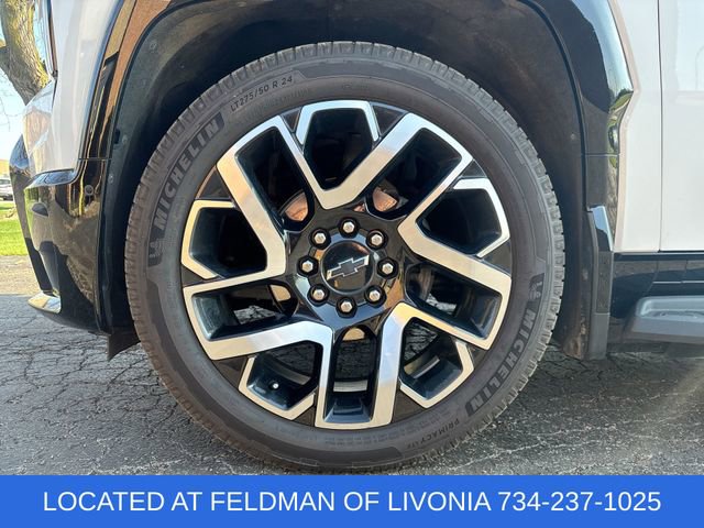 Certified 2024 Chevrolet Silverado EV RST AWD/4WD image 33