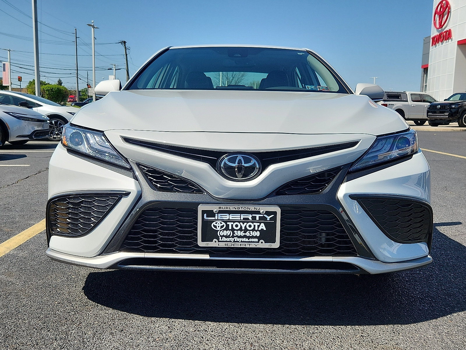 Used 2023 Toyota Camry XSE image 2