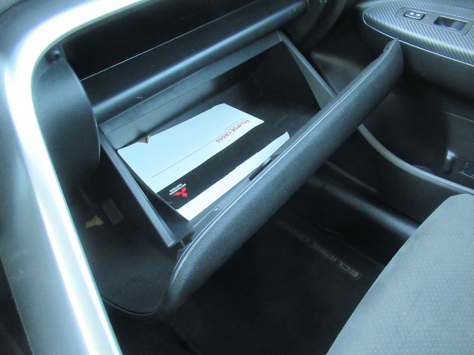 Used 2024 Mitsubishi Eclipse Cross SE image 40