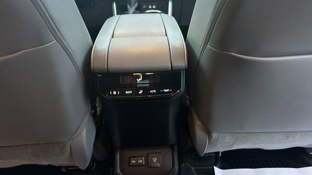 Used 2023 Toyota Highlander Limited image 61