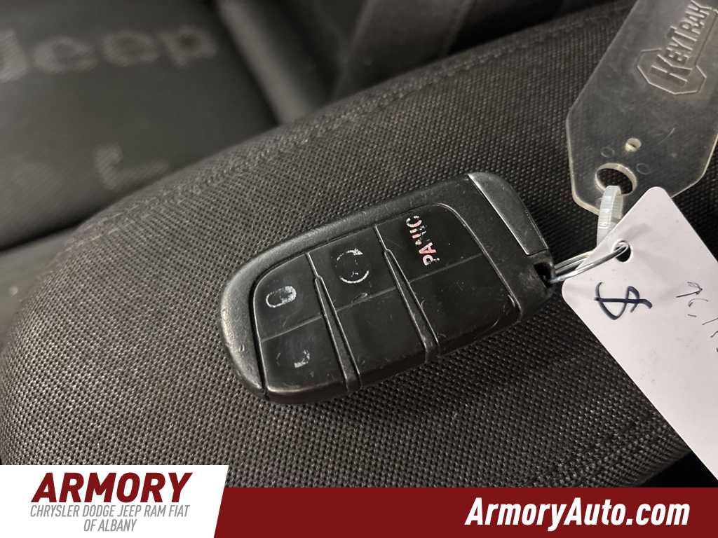 Used 2016 Jeep Renegade Latitude image 21