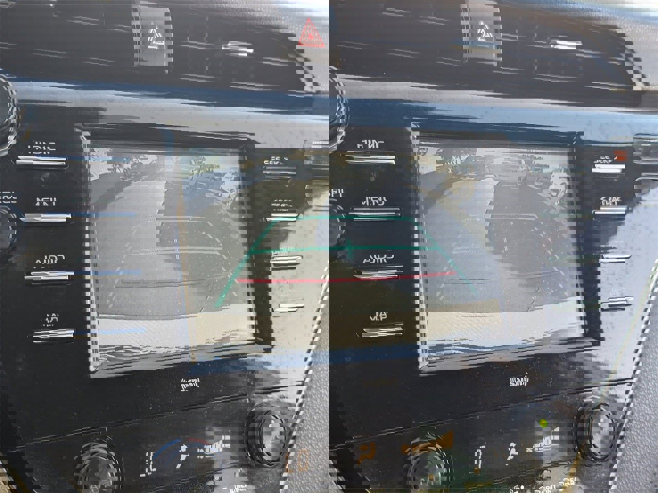 Used 2020 Toyota Camry image 25