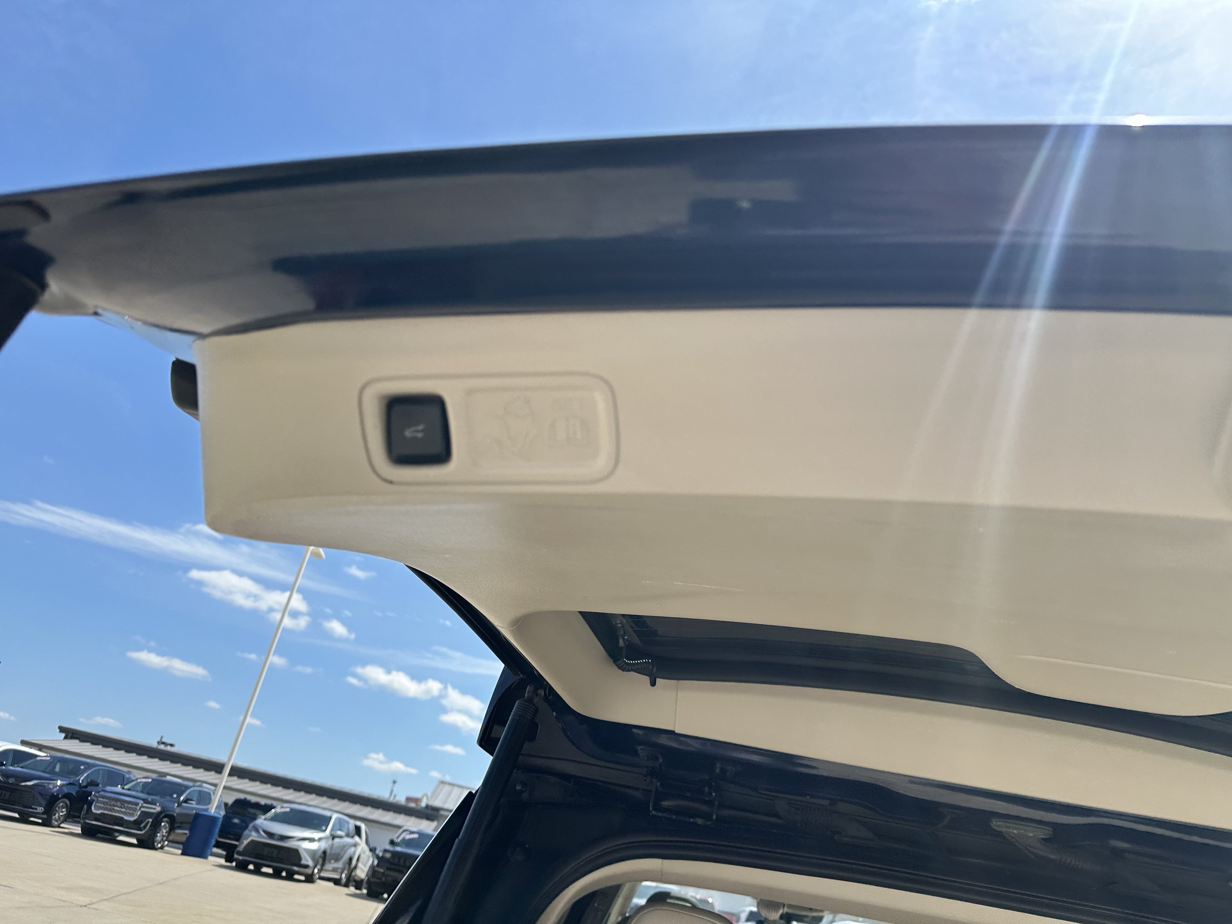 Used 2018 Lincoln Navigator Reserve w/ Technology Package AWD/4WD image 11