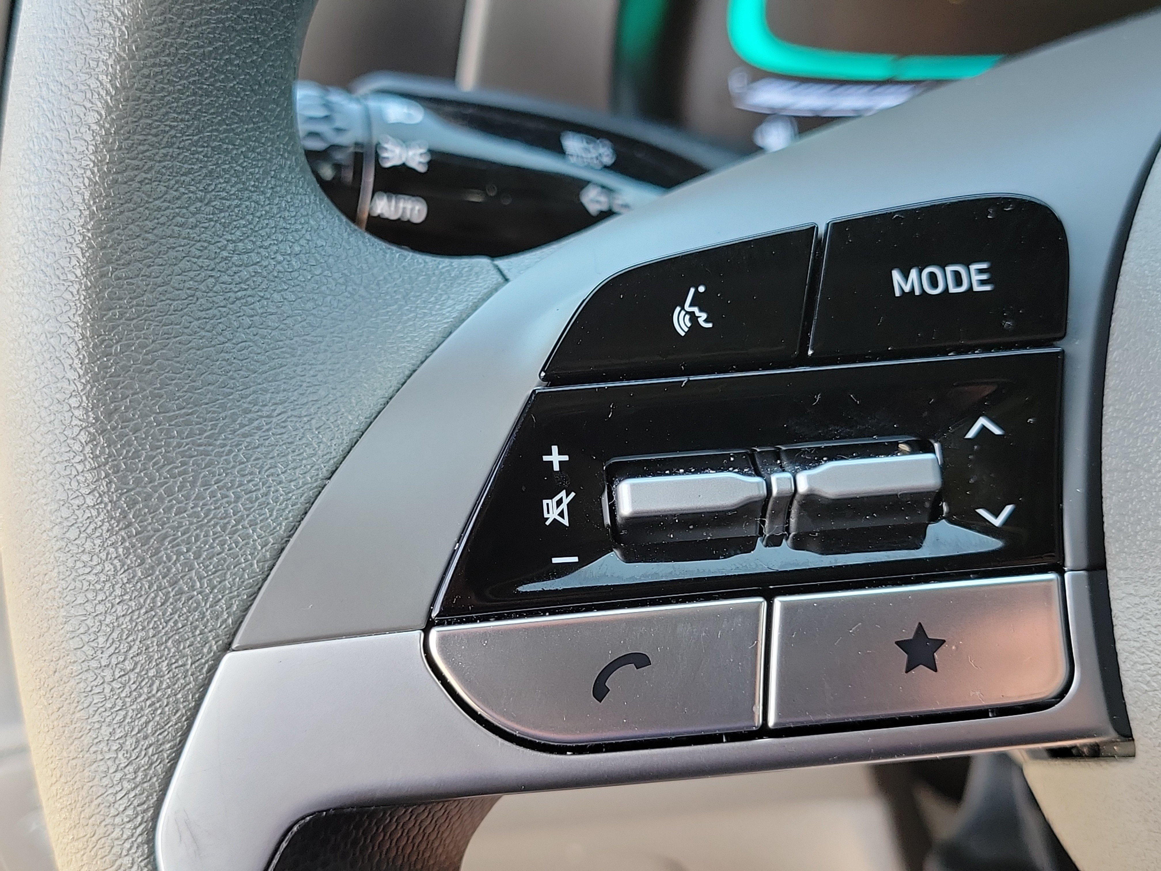 Certified 2025 Hyundai Elantra Hybrid FWD image 14