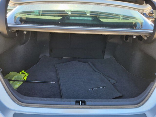 Used 2021 Toyota Camry SE image 8