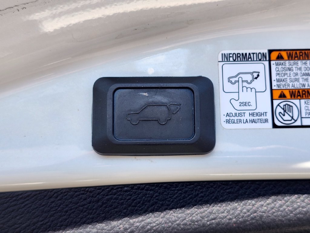 Used 2017 Toyota RAV4 Platinum w/ All Weather Liner Package AWD/4WD image 33